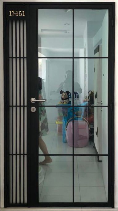 Glass Gate with Side Vertical Grilles - SG001 - Metal and Aluminium Fabrication 