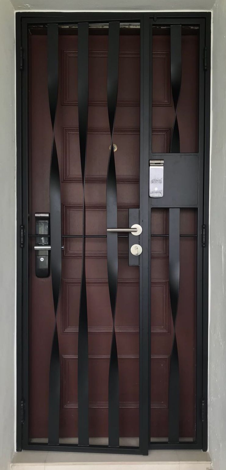 HDB Gates SH002 Modern Vertical Warped Bar